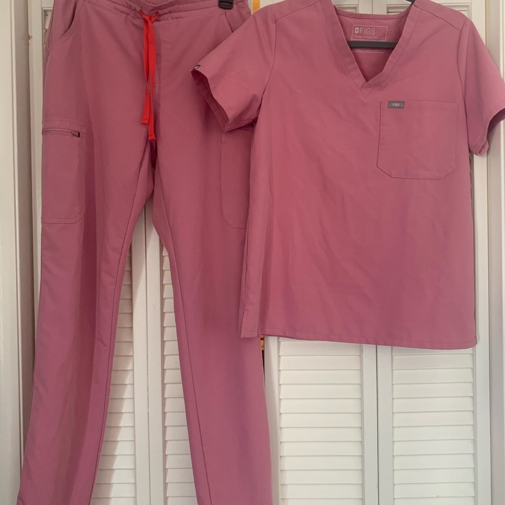 Figs scrub set color pink Size Small/ Small tall